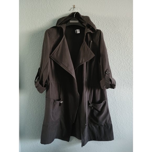 H&M (Divided) | Asymmetric Zip Hooded Jacket - Picture 4 of 11